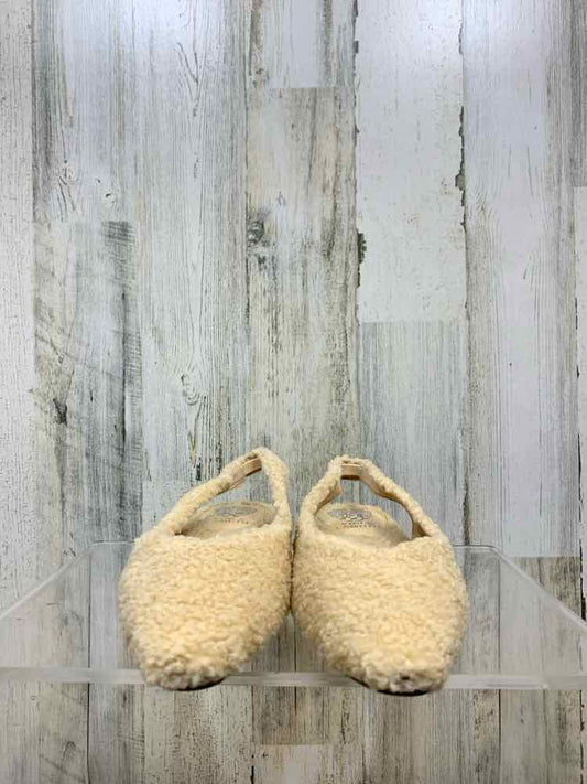 NWT VINCE CAMUTO SHOES Shoe Size 6 Tan Fleece SLING BACK SHOES/TAN FLEECE SLING