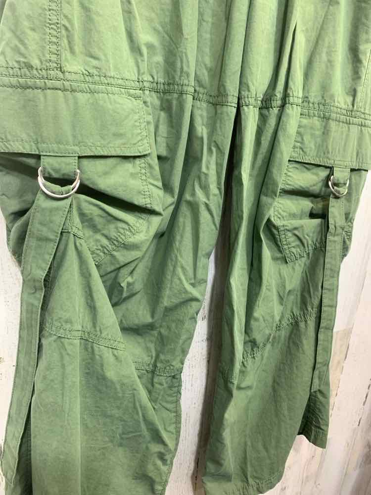 PRE-OWNED Size L WILD FABLE/MID-RISE WIDE LEG PULL-ON CARGO PANTS