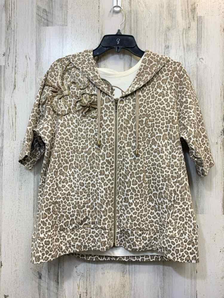 NWT CHICOS Tops Size 2 BEIGE/WHT CHEETAH PRINT 2PC 2 PC SET/2 PC TOP: BEIGE SHOR