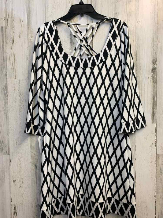 NWT JESSICA SIMPSON Dresses and Skirts Size 12 WHT/BLK LATTICE Dress