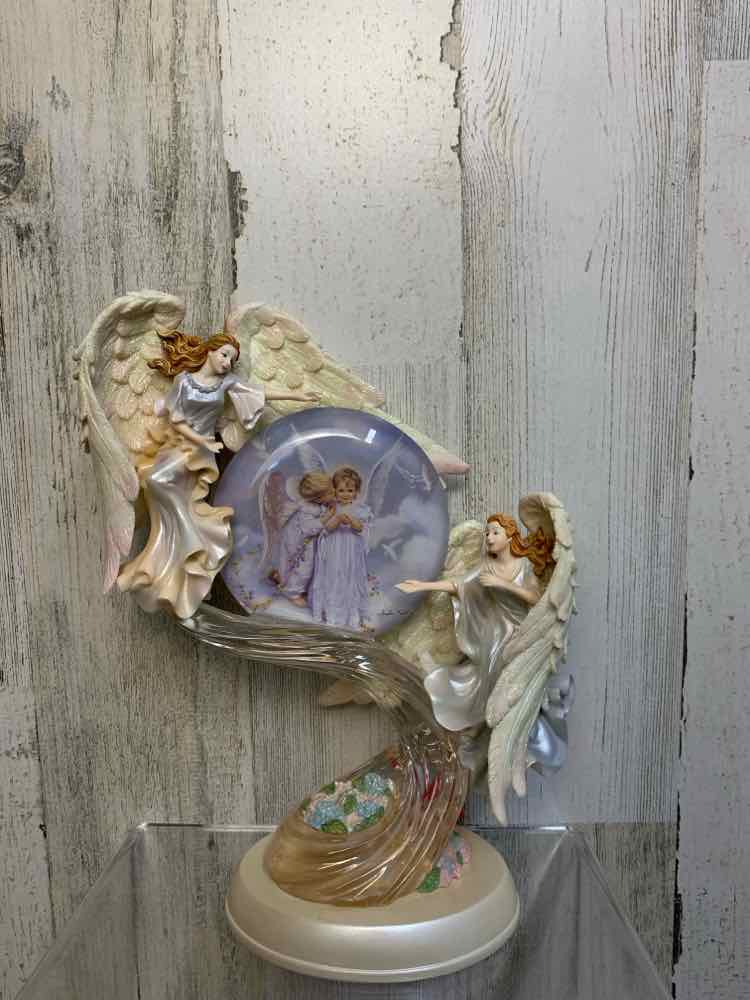 SANDRA KUCK HOME DECOR/"AN ANGEL'S KISS"