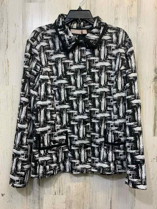 PRE-OWNED CHICOS JACKETS / COATS Size 3 BLACK/WHITE STROKES JACKET Jacket/BLACK/
