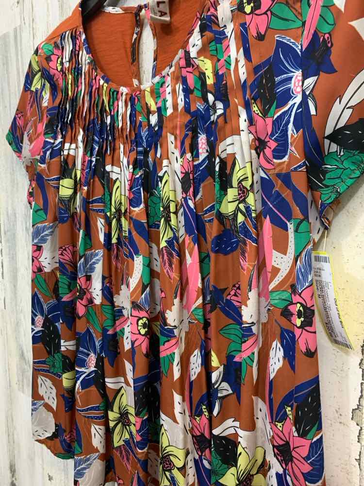 PRE-OWNED Size M DOLAN LEFT COAST COLLECTION Tops Floral SHORT SLEEVES