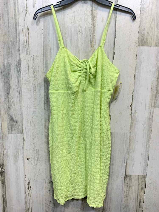 PRE-OWNED NO BOUNDRIES Dresses and Skirts Size L NEON YELLOW SUNDRESS Dress