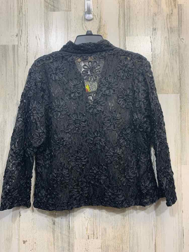 NWT CASUAL STUDIO Tops Size M Black Lace LONG SLEEVE TOP