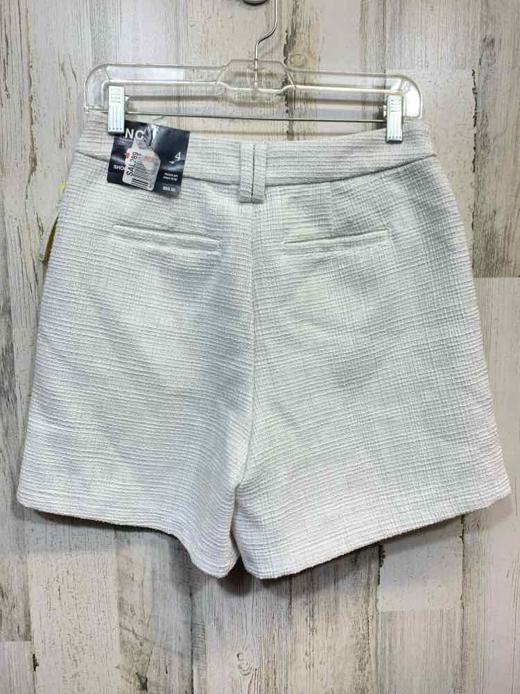 NWT Size 4 INC BOTTOMS White TWEED HIGH RISE Shorts/WHITE TWEED HIGH RISE SHORTS