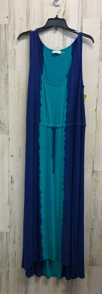 PRE-OWNED CALVIN KLIEN Dresses and Skirts Size 12 BLUE/TEAL MAXI Dress
