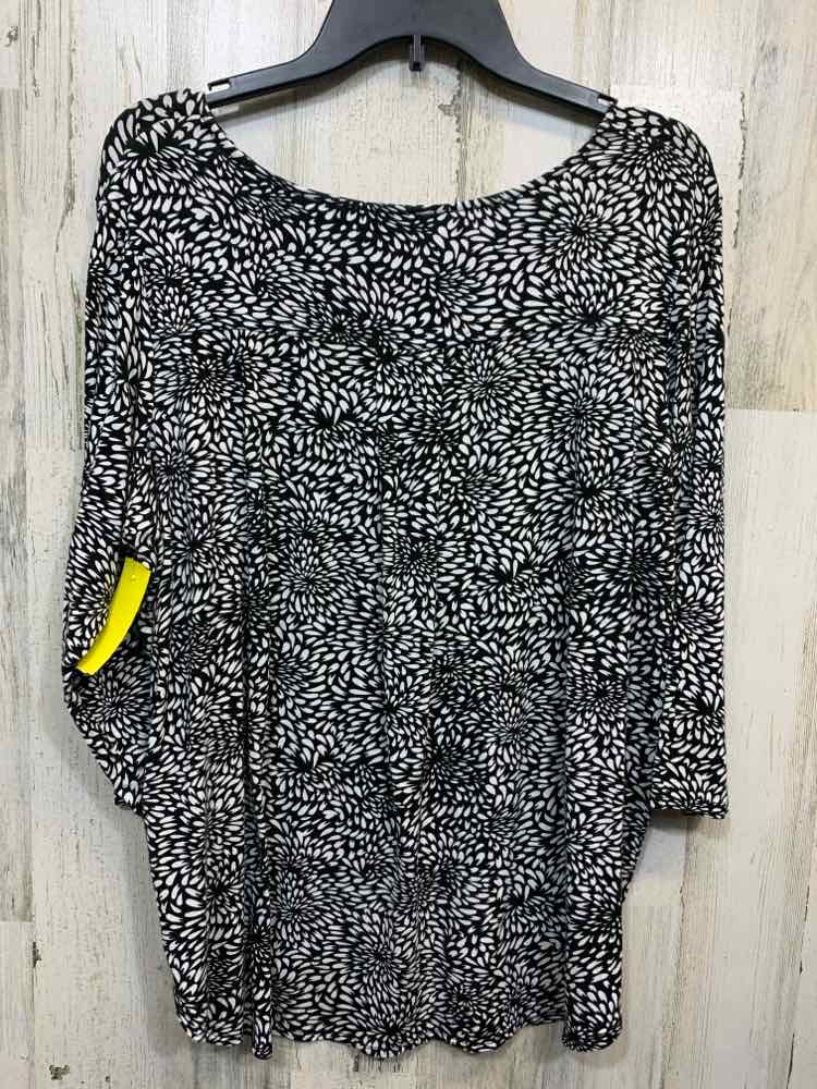 PRE-OWNED PHILOSOPHY PLUS SIZES Size 1X BLACK/WHITE Floral BOAT NECKLINE Shirt/B