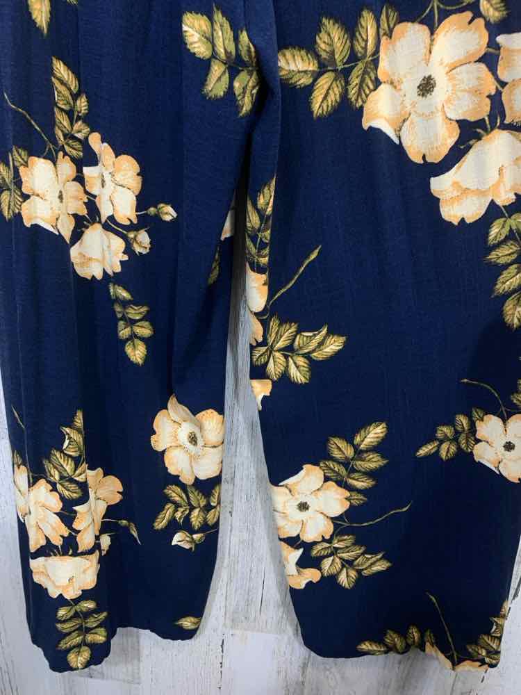 PRE-OWNED Size M LULAROE BOTTOMS NVY/BGE Floral WIDE LEG Pants