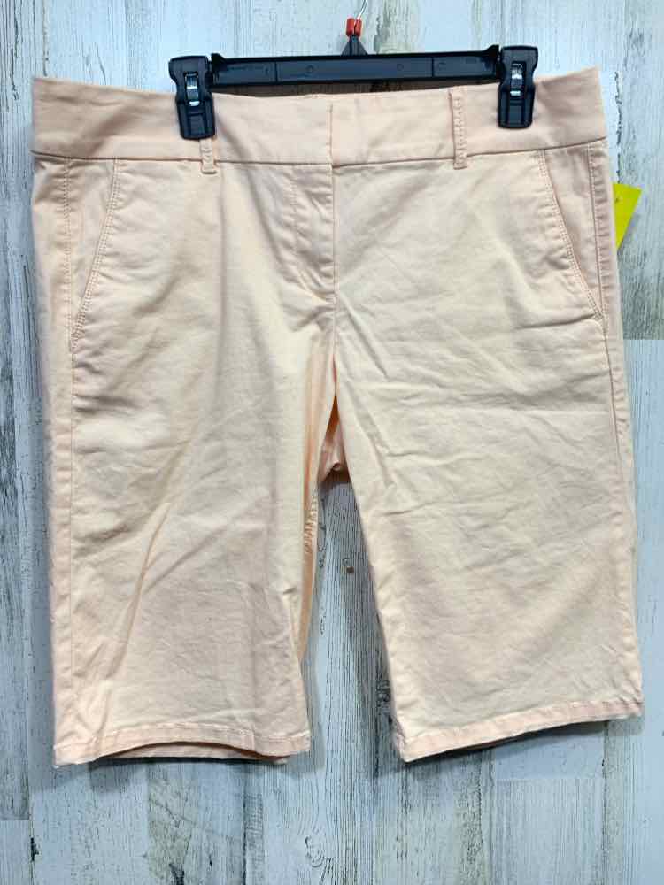 PRE-OWNED Size 10 SKINNY BERMUDA LIGHT PEACH Solid SHORT CAPRI