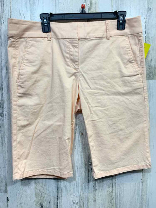 PRE-OWNED Size 10 SKINNY BERMUDA LIGHT PEACH Solid SHORT CAPRI