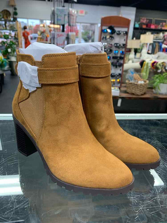 NWT GIANI BERNINI SHOES Shoe Size 7 Camel SUEDE Boots