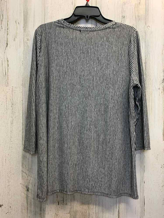 PRE-OWNED WEST PORT Tops Size PXL BLACK/WHITE STRIPES LONG SLEEVES TOP/LONG SLEE