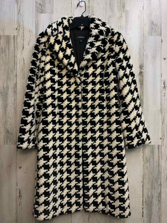 PRE-OWNED EXPRESS JACKETS / COATS Size 5/6 WHT/BLACK Houndstooth Jacket/FUZZY