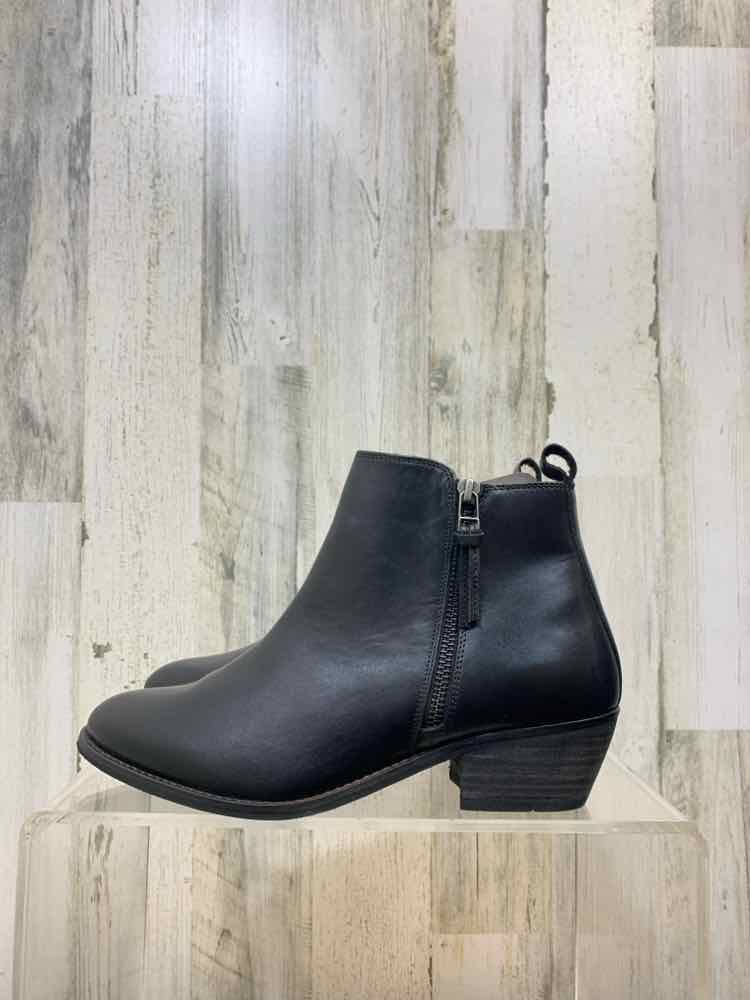 NWT JOURNEE COLLECTION SHOES Shoe Size 8 Black Shoes/LOW BOOTS DOUBLE ZIPPER