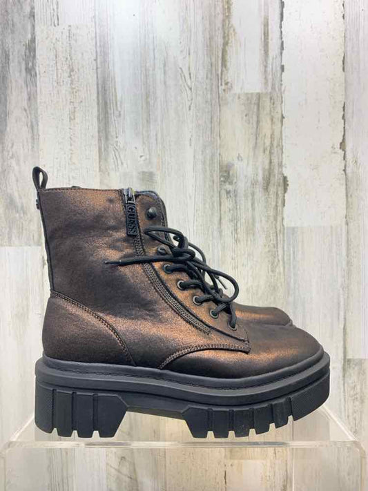 NWT GUESS SHOES Shoe Size 9.5 BRONZE Shoes/TIE BOOTS BIG HEEL