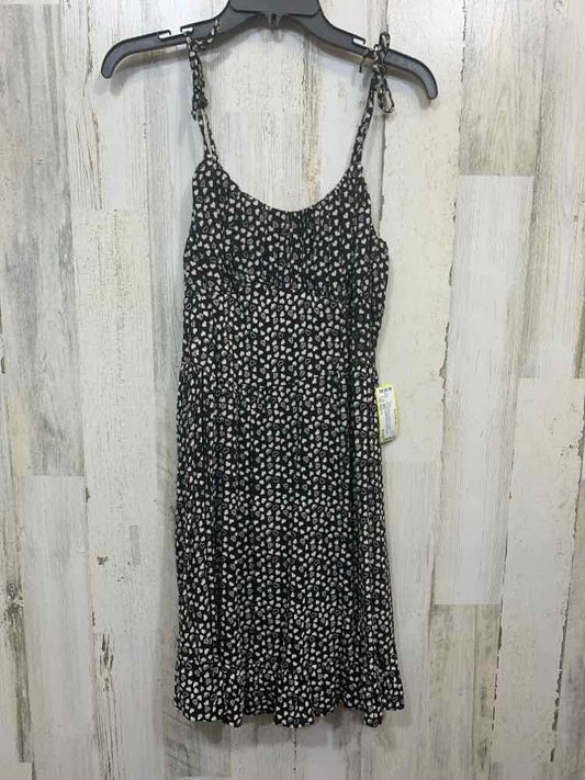 PRE-OWNED ANGIE/SMALL HEART POLKA DOT PRINT TIE-SHOULDER STRAP SMOCKED BACK MINI