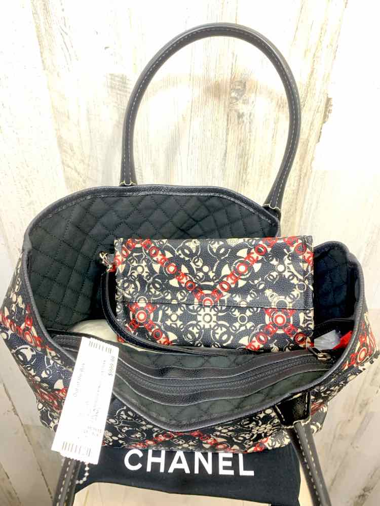PRE-OWNED CHANEL BLK/WHT/RED Handbag