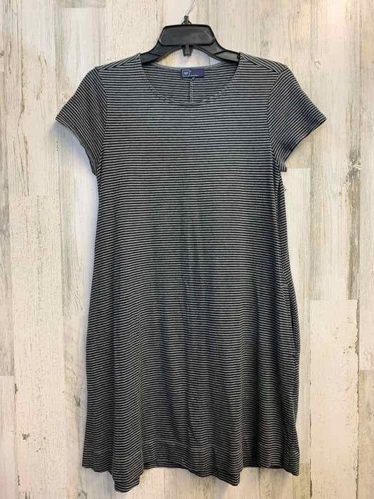 GAP Dresses and Skirts Size S GRAY/BLK Stripe SHORT SLEEVES Dress