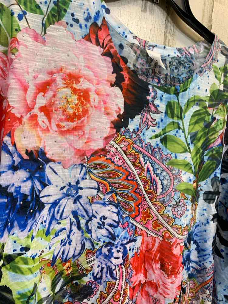 NWT TIME AND TRUE Tops Size XL Multi-Color PAISLEY & FLORAL 3/4 LENGTH Shirt/MUL