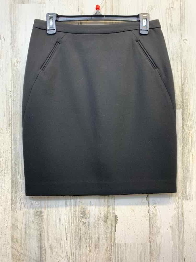 PRE-OWNED LOFT Dresses and Skirts Size 4P Black Solid A-LINE Skirt/BLACK A-LINE