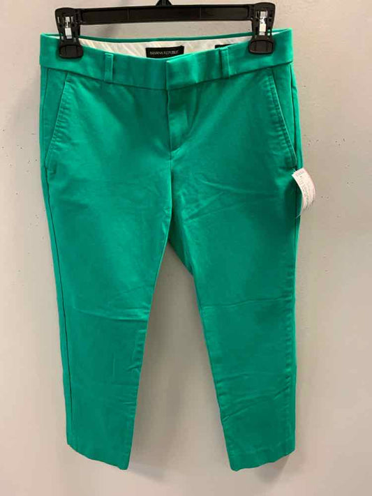 Size 0S BANANA REPUBLIC BOTTOMS Green Pants