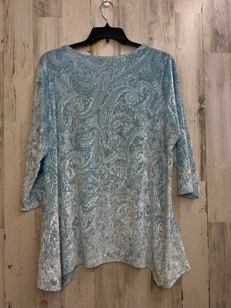 PRE-OWNED RUBY RD PLUS SIZES Size 2X LIGHT BLU Paisley LONG SLEEVES TOP/VELVET