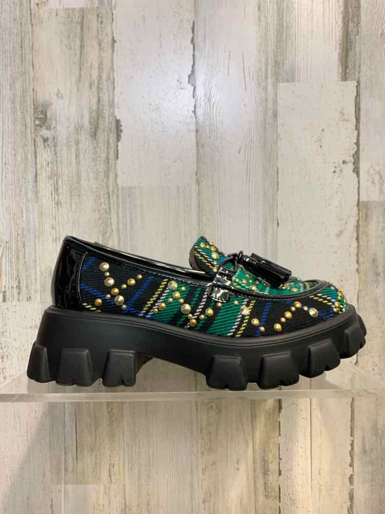 PRE-OWNED BETSY JOHNSON SHOES Shoe Size 8 GRN/BLK Plaid LOAFER Shoes