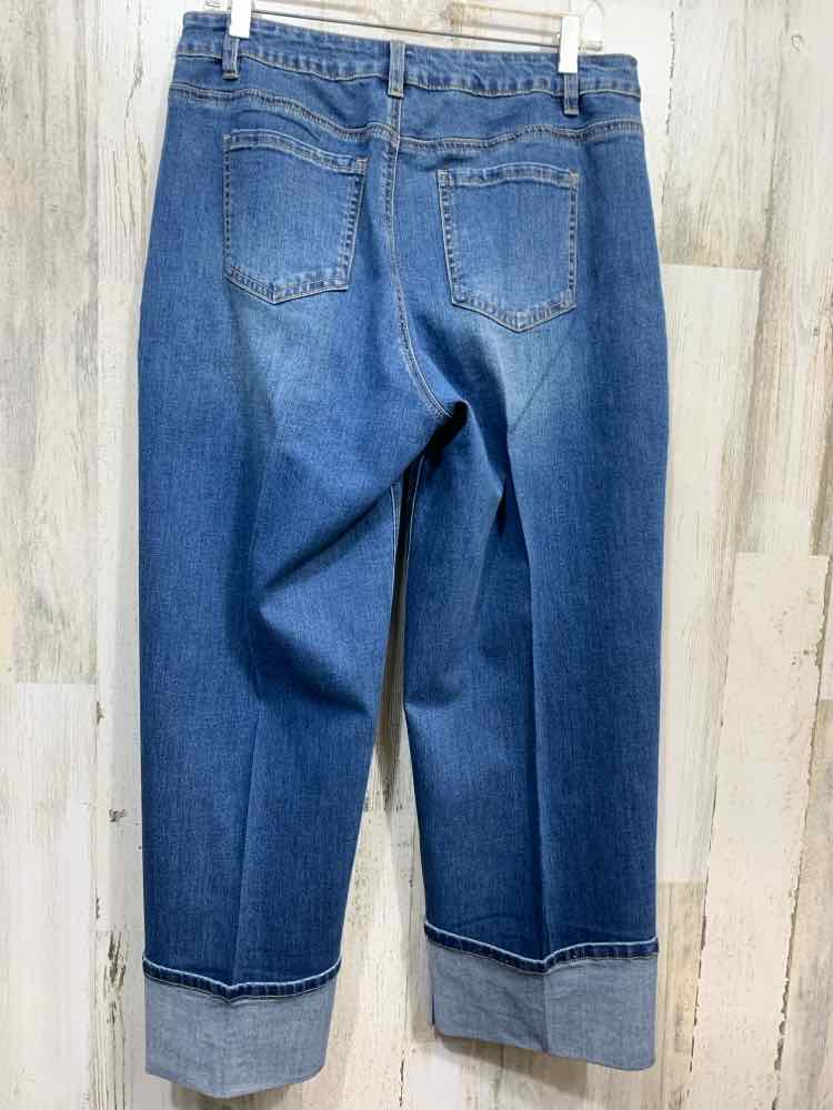 PRE-OWNED Size XL BOTTOMS BLUE WIDE-LEGGED W/ CUFFED LEGS DENIM JEANS