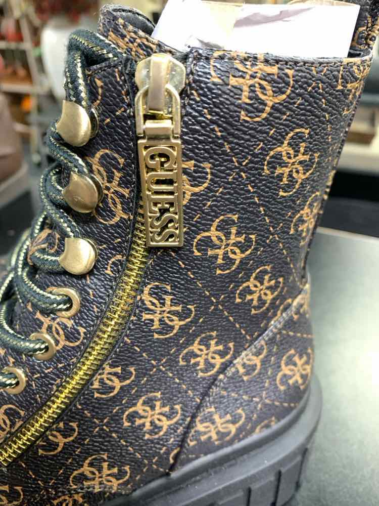 NWT GUESS SHOES Shoe Size 5.5 Brown Boots