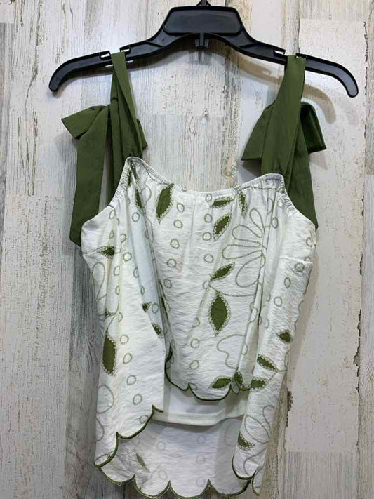 NWT BLUE PEPPER Tops Size M WHITE/OLIVE Floral CROP Blouse/TIE DETAIL ON SHOULDE