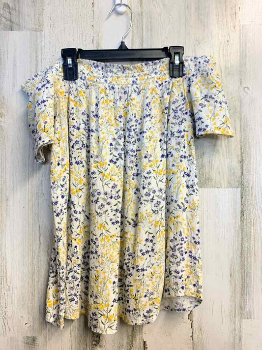 PRE-OWNED OLD NAVY Tops Size M WHT Floral SHORT SLEEVES TOP