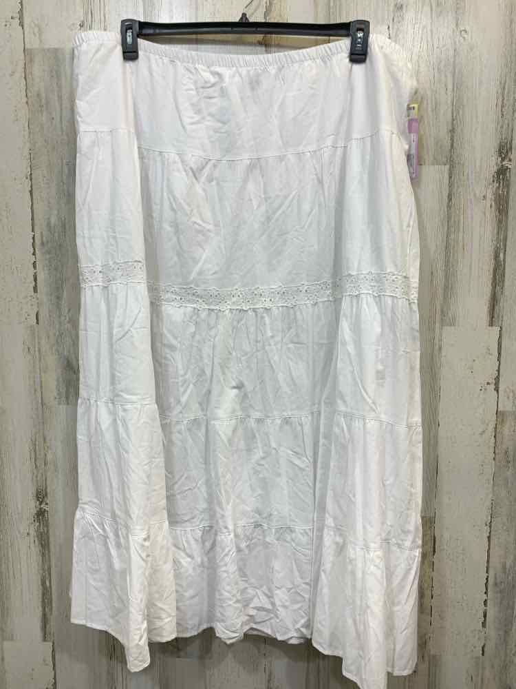 NWT WILD FABLE 3X PLUS SIZES White LONG Maxi SKIRT W/EYELET LACE INSERT W/SLIT