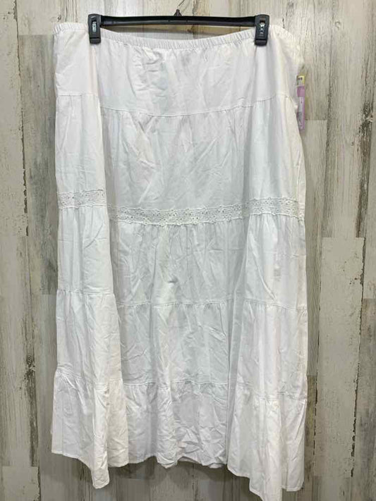NWT WILD FABLE 3X PLUS SIZES White LONG Maxi SKIRT W/EYELET LACE INSERT W/SLIT