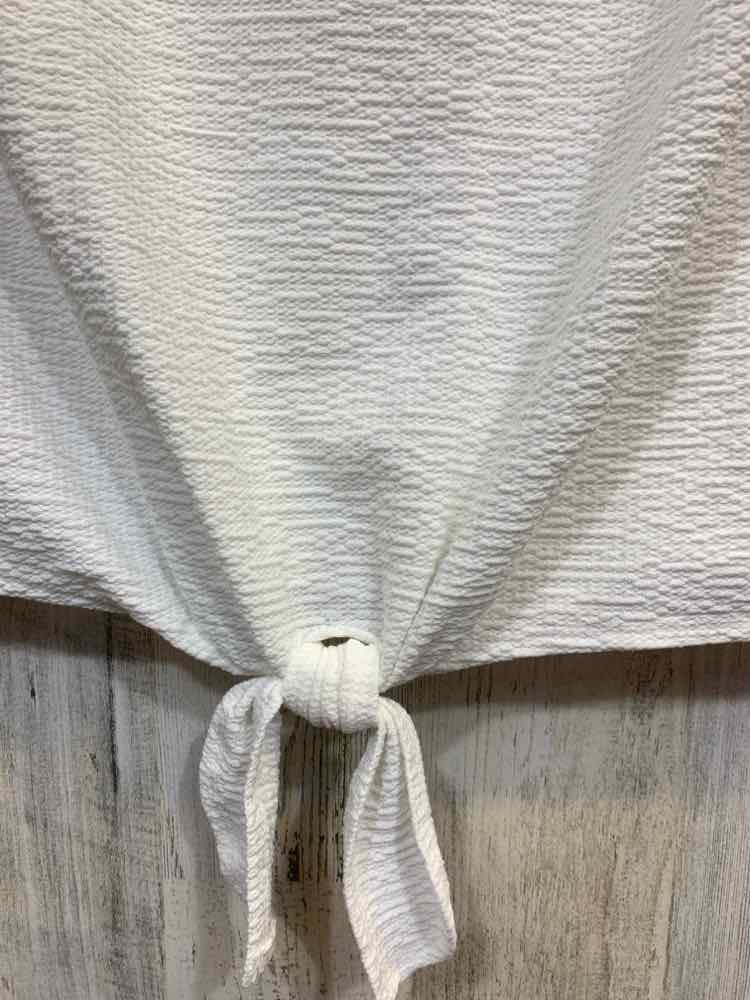 PRE-OWNED BY & BY Tops Size L White Polyester Blend RAYON Solid Blouse