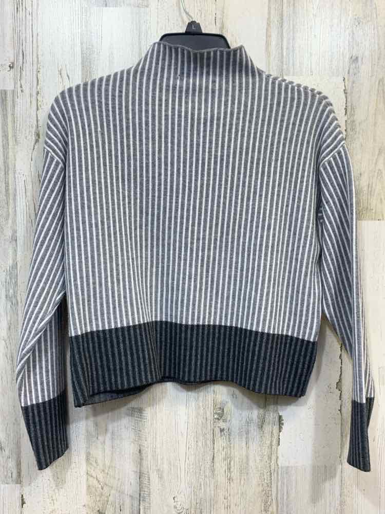 TAHARI Tops Size XS GRAY/WHITE Stripe CROP TOP Sweater
