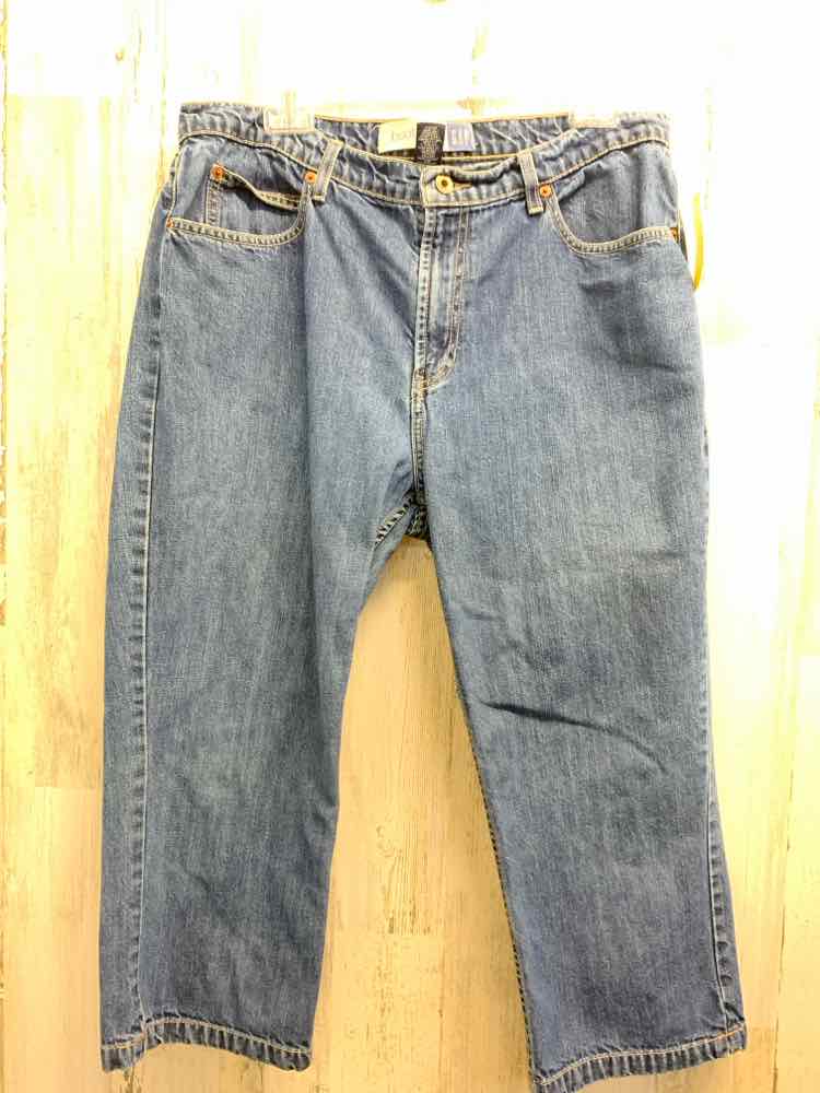 PRE-OWNED Size 16 GAP BOTTOMS DARK BLUE Solid BOOT CUT CAPRI
