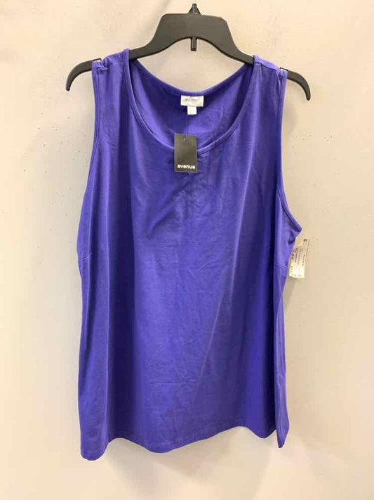 Size 22/24 AVENUE TOP