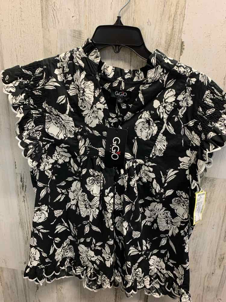 NWT GIGIO Tops Size S BLACK/WHITE Floral RUFFLE SLEEVE Blouse/SPLIT V NECKLINE