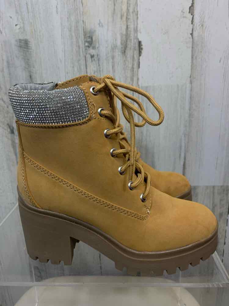 NWT FRANCO SARTO SHOES Shoe Size 5 WHEAT ANKLE BOOTIE Shoes/WHEAT COLOR ANKLE BO