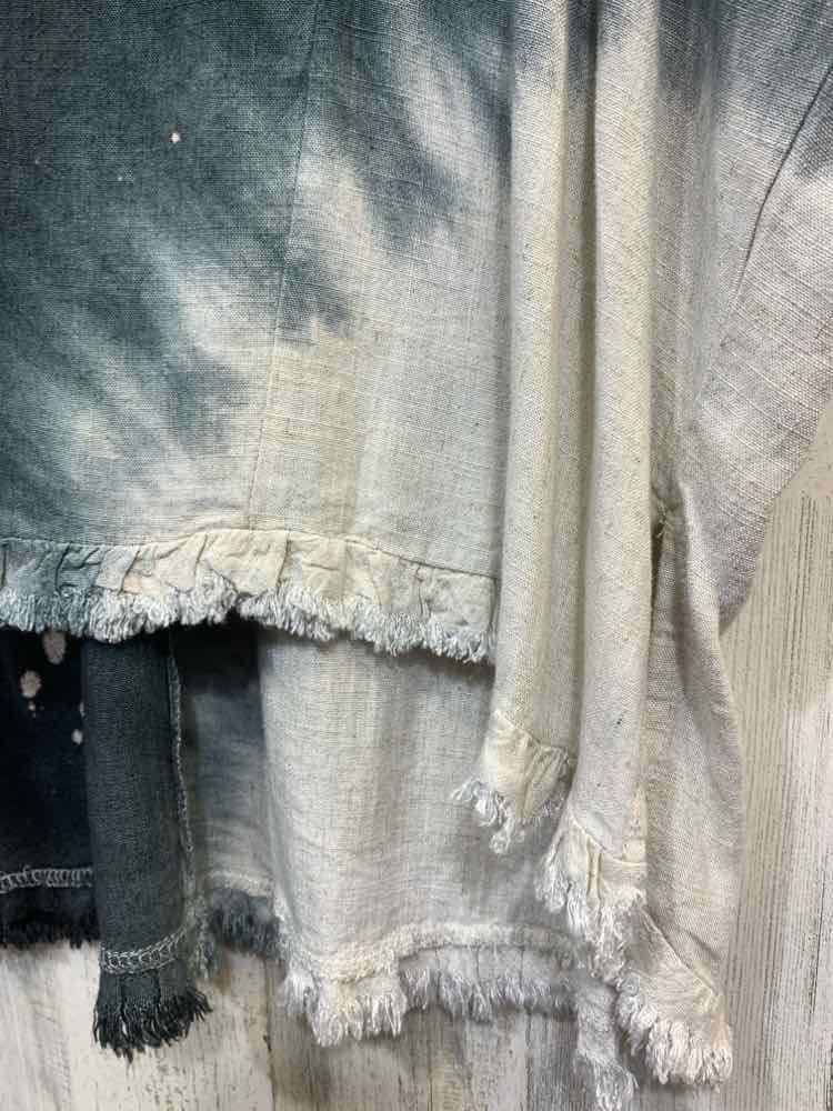 NWT UMGEE/DISTRESSED HEM RELAXED FIT SHORT-SLEEVE