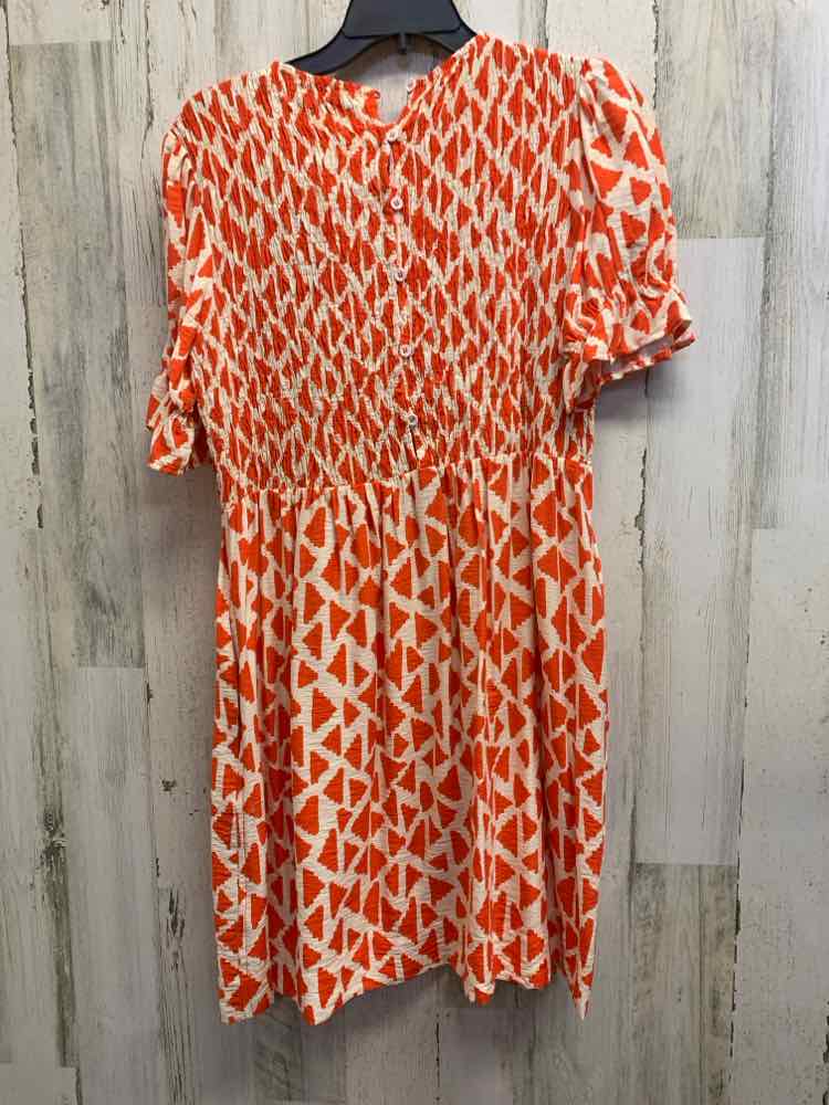 NWT GIGIO Dresses and Skirts Size M CREAM/ORANGE TRIANGLE SUNDRESS Dress/CREAM/O