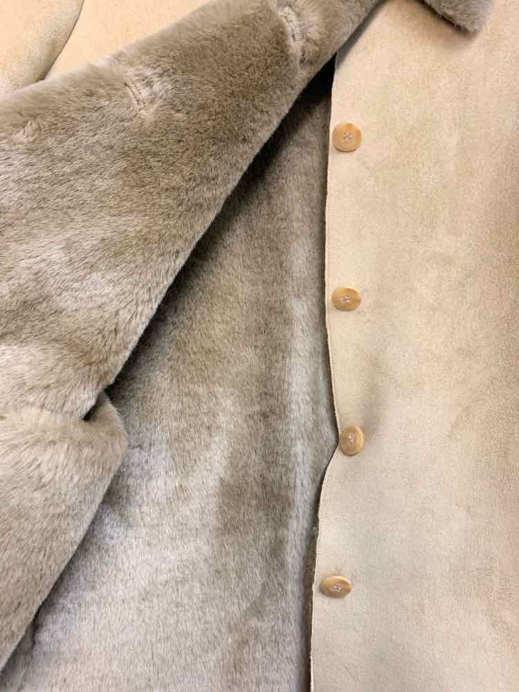 PRE-OWNED COACO JACKETS / COATS Size M Tan LONG SLEEVES Jacket/FAUX FUR LINED