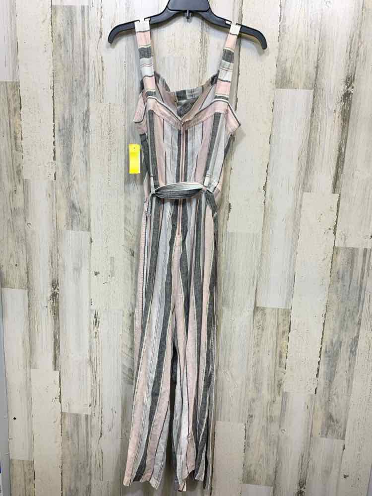 PRE-OWNED Size L VINCE CAMUTO ROMPER Dresses and Skirts PNK/BLU CHEVRON Romper/L