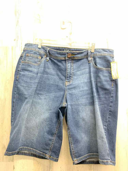 PRE-OWNED Size 18 ANA BOTTOMS DARK BLUE Denim Solid Shorts