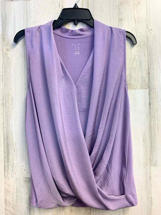 PRE-OWNED A NEW DAY Tops Size M LAVENDAR SLEEVELESS TOP