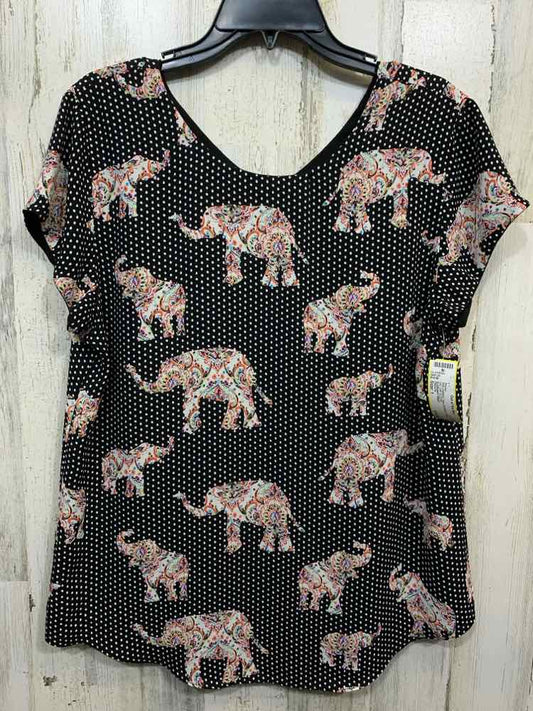 PRE-OWNED CHICO'S Tops Size 1 BLK/WHT Polka Dot CAP SLEEVE/ELEPHANT PRINT Blouse