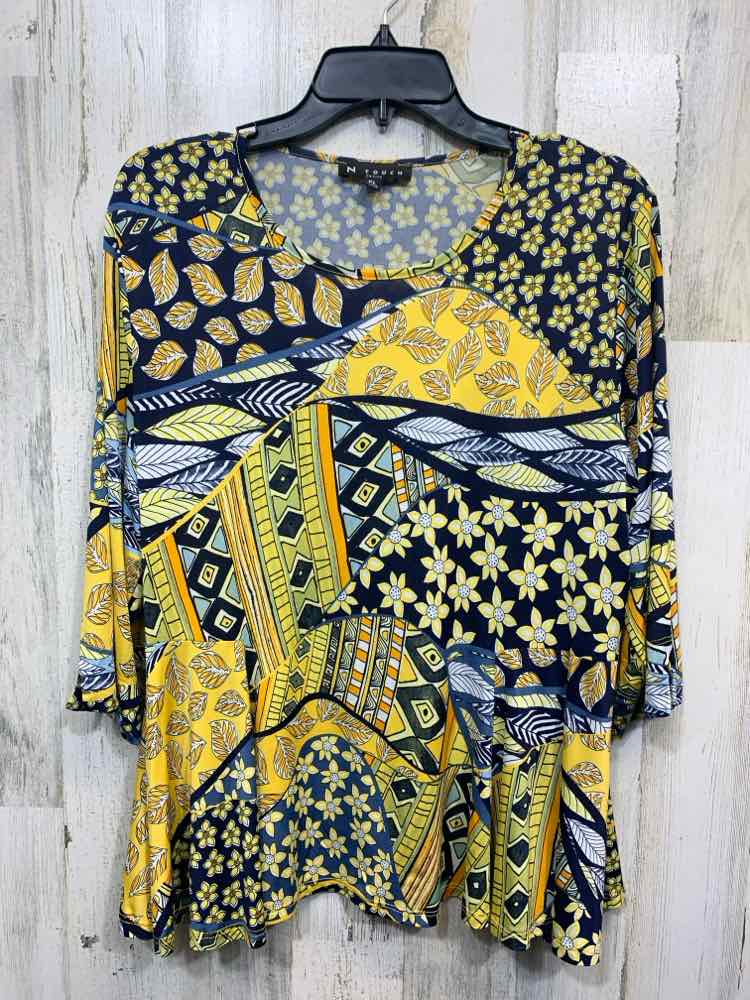 PRE-OWNED N TOUCH Tops Size PL MUSTARD/NAVY ABSTRACT 3/4 SLEEVE Shirt/3/4 SLEEVE