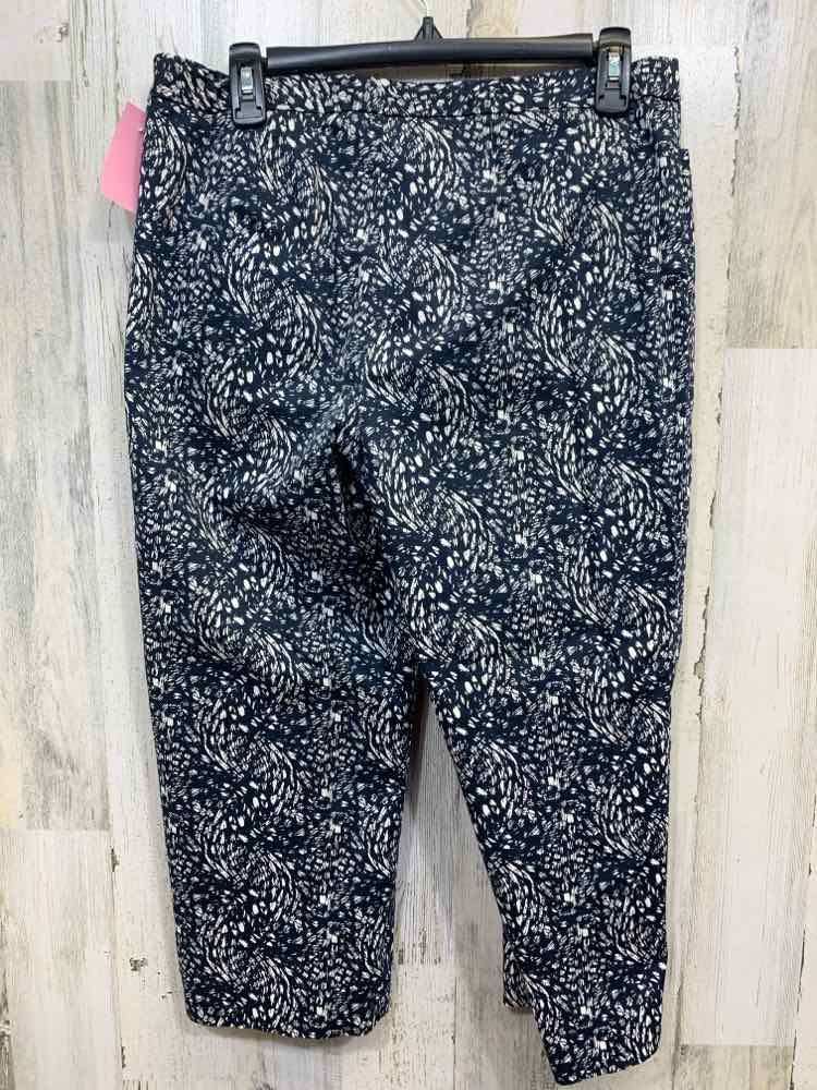 PRE-OWNED Size 10 KIM ROGERS BOTTOMS NAVY/WHITE Floral CAPRI Pants/NAVY/WHITE FL