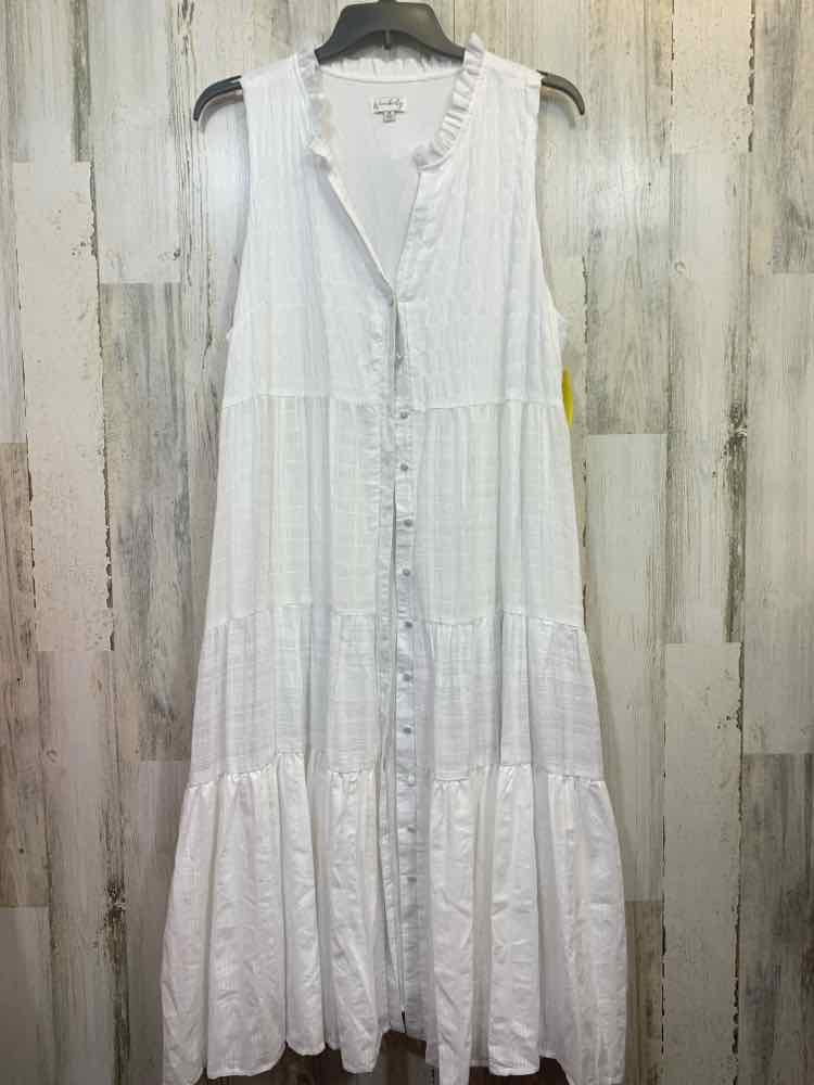 PRE-OWNED WONDERLY Dresses and Skirts Size 2X White TIER MAXI Dress/WHITE SLEEVE